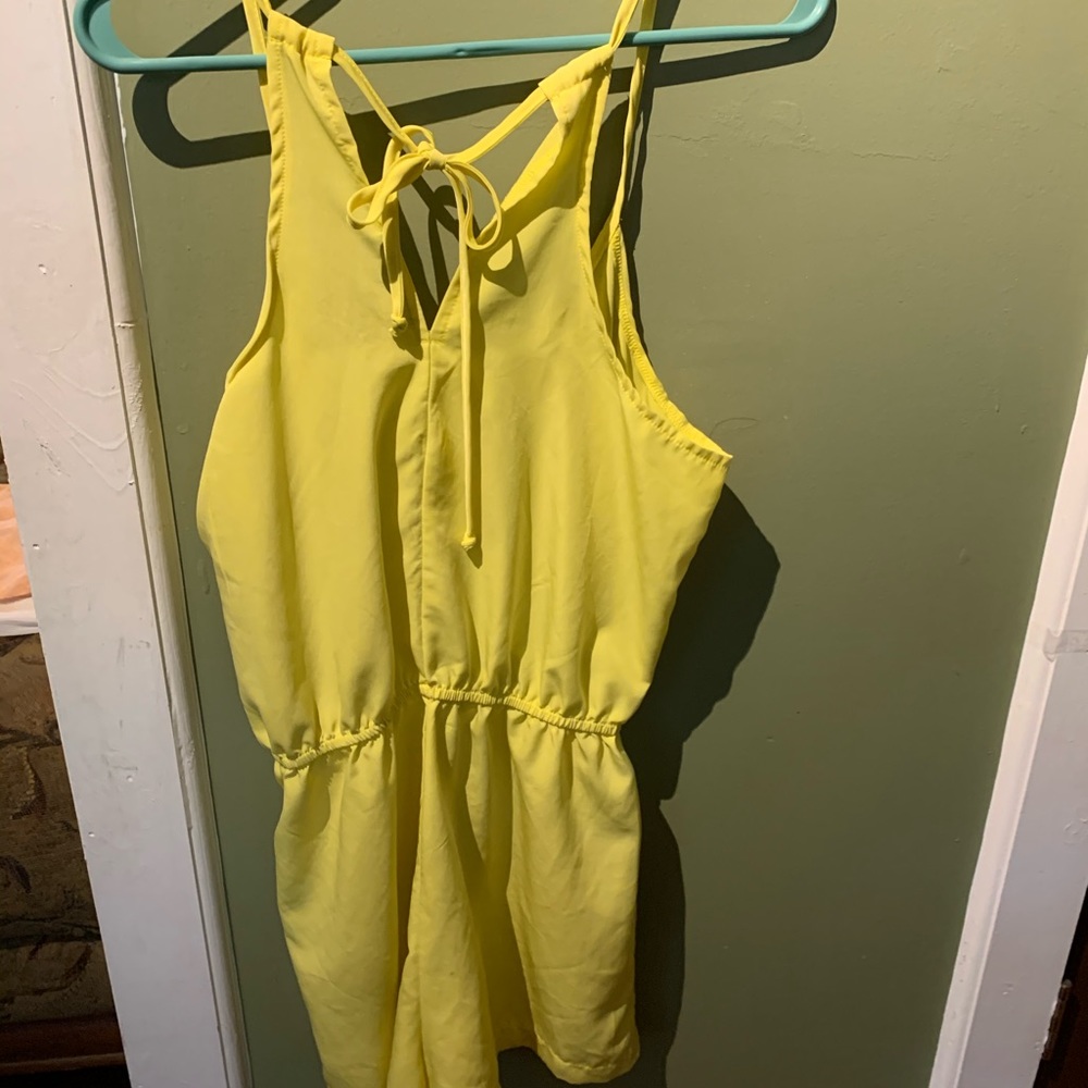 💛💛 ROMPER - Picture 2 of 4